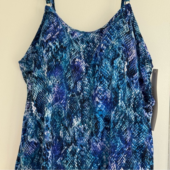 NWT Trimshaper Blue and Black Women's One Piece Swimsuit - Picture 6 of 10